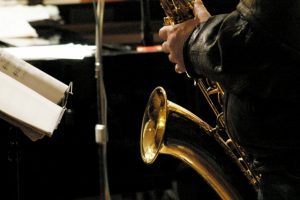 サックスアンサンブル名曲18選 楽譜付きですぐ練習できる ビギナーズ サックスアンサンブル名曲18選 楽譜付きですぐ練習できる ビギナーズ