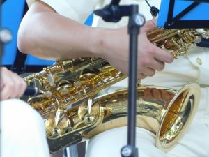 サックスアンサンブル名曲18選 楽譜付きですぐ練習できる ビギナーズ サックスアンサンブル名曲18選 楽譜付きですぐ練習できる ビギナーズ