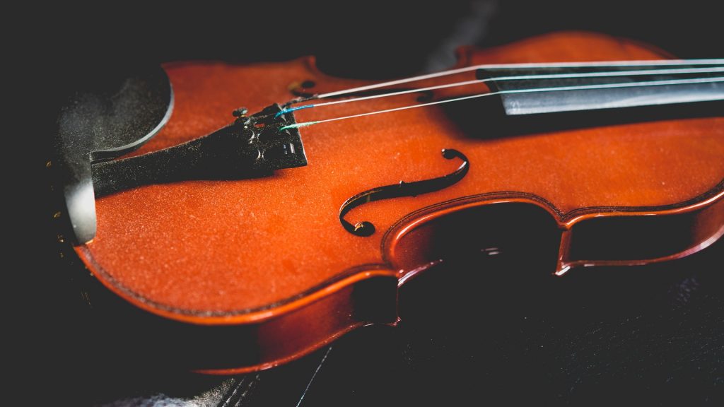 バイオリンのチューニング方法 初心者でもすぐできる 写真付でやり方を解説 ビギナーズ