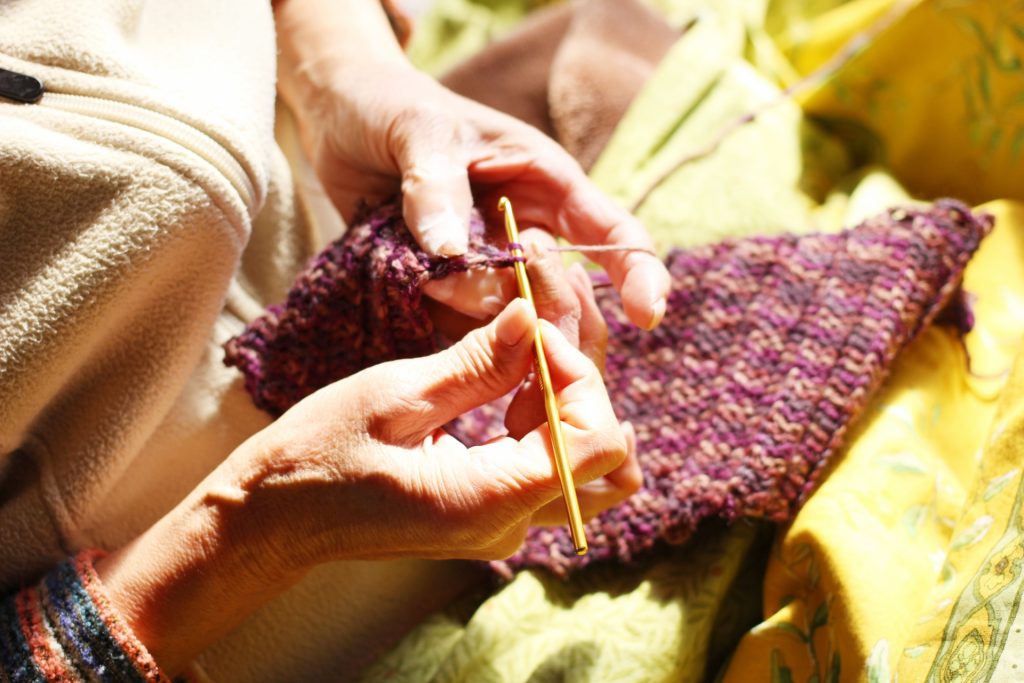 冬到来 編み物はじめよう 初心者でも簡単にできる作品と道具選びのコツ ビギナーズ