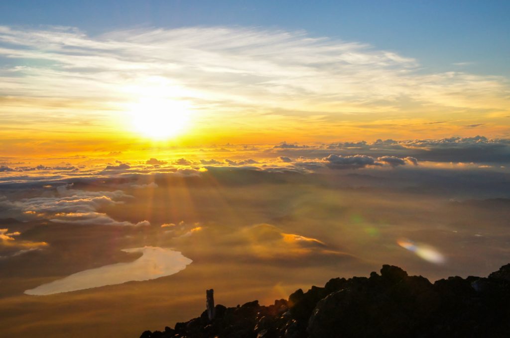 登山初心者におすすめの秋の低山を紹介！｜関東・関西から紅葉スポットも