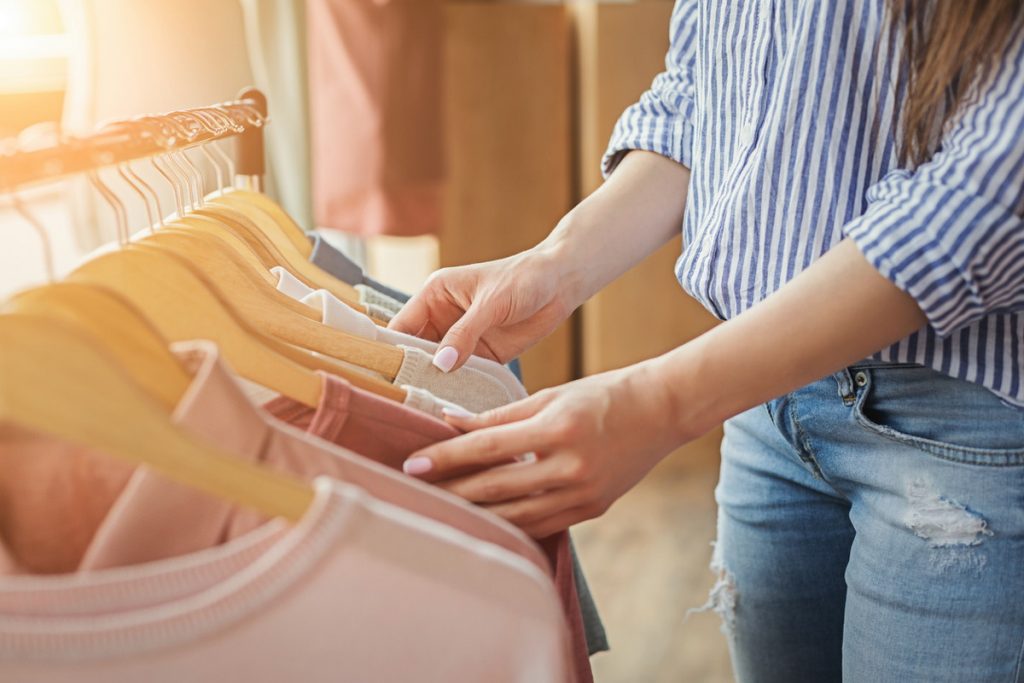 服を断舎離する5つの方法 賢く断舎離するメリットと失敗しないコツ ビギナーズ 服を断舎離する5つの方法 賢く断舎離するメリットと失敗しないコツ ビギナーズ