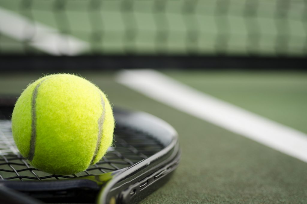 テニスのサーブを上手に打つために！知識を学び練習して上達するコツ | ビギナーズ