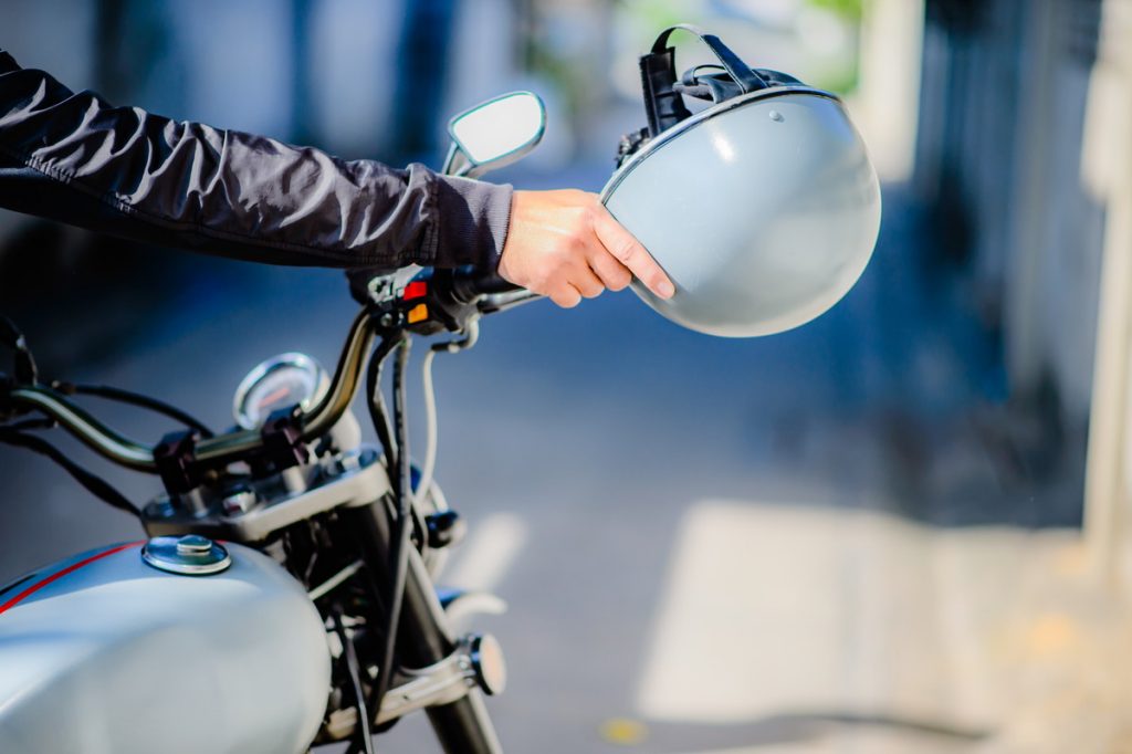 バイクの免許習得にかかる費用と時間を紹介 ビギナーズ バイクの免許習得にかかる費用と時間を紹介 ビギナーズ
