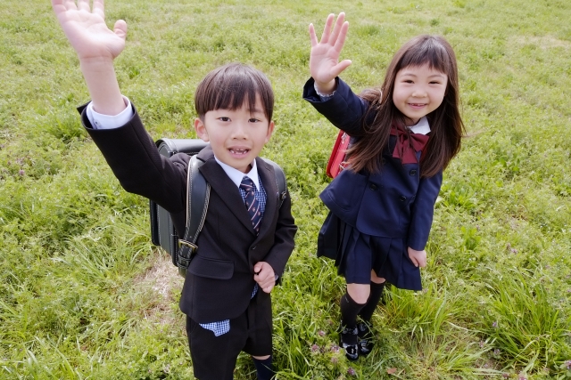 入学式におすすめの服装と守るべきマナー 母親 父親 子供 小学生 大学生 ビギナーズ 入学式におすすめの服装と守るべきマナー 母親 父親 子供 小学生 大学生 ビギナーズ