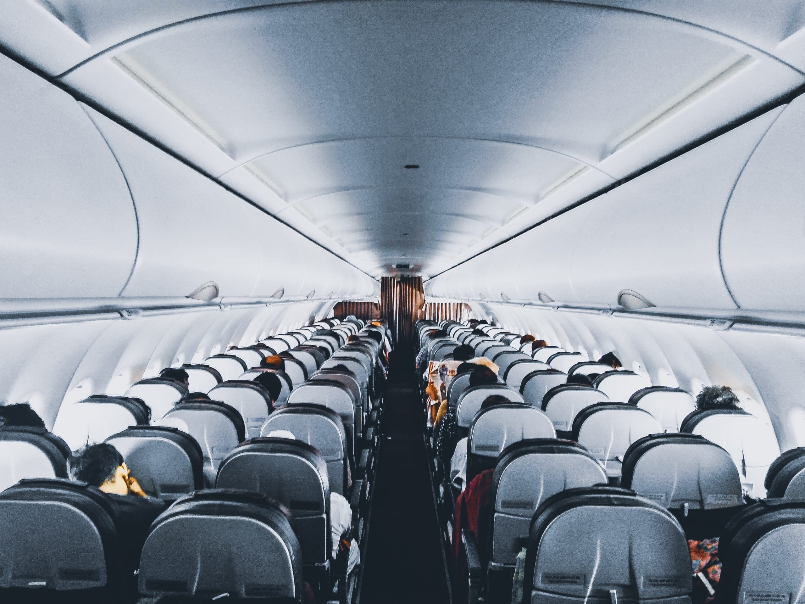 飛行機の座席クラスの選び方！特徴やおすすめの座席は？