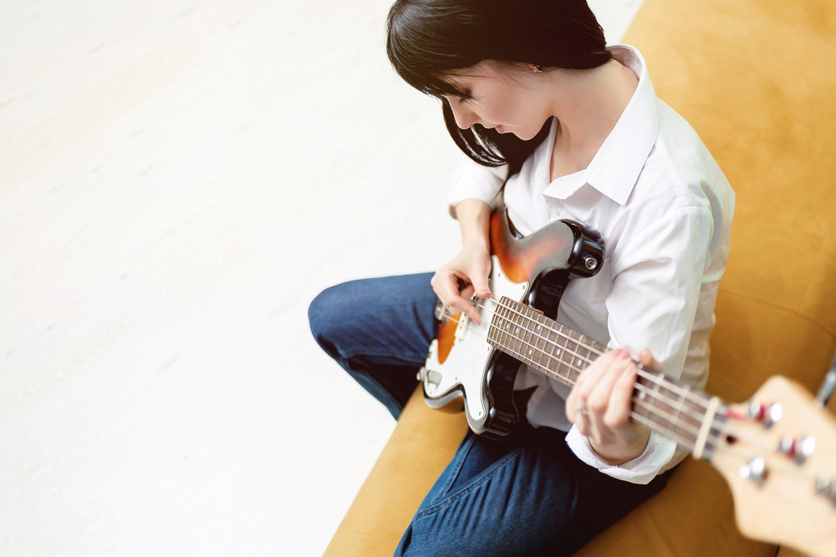エレキギターの弦の種類や特徴｜タイプ別おすすめの弦を紹介 | ビギナーズ