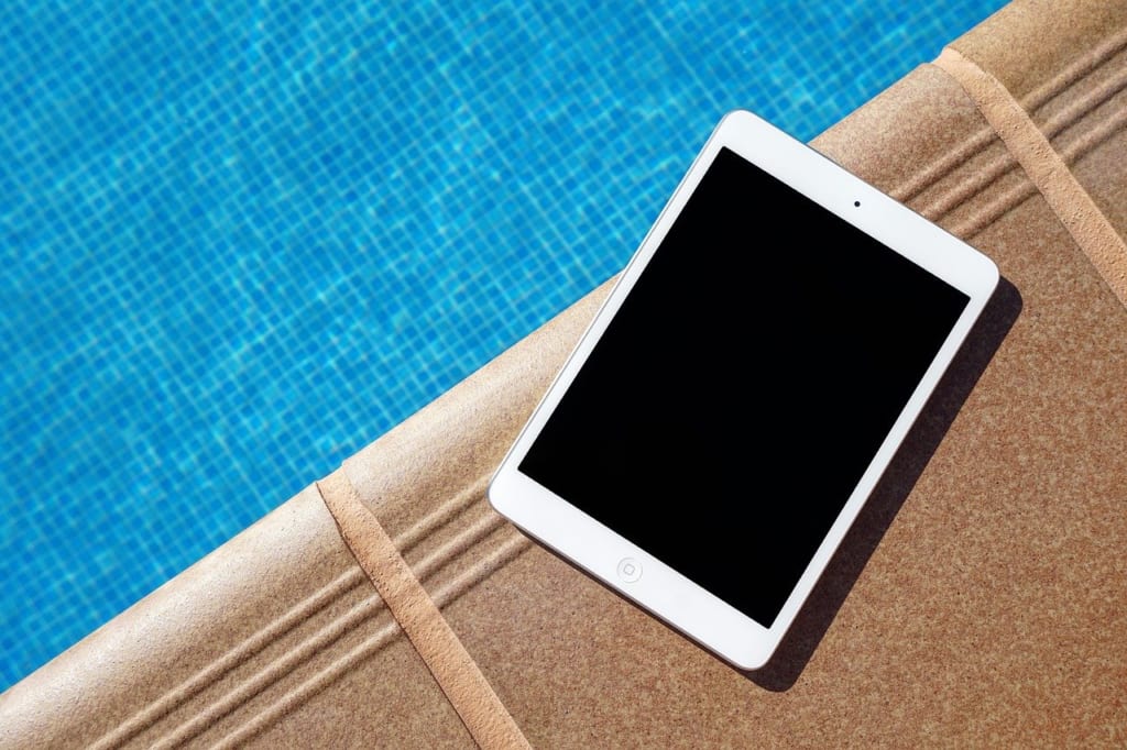 iPad用おすすめ防水ケース20選 | 機能・種類・選び方も徹底解説！ | ビギナーズ