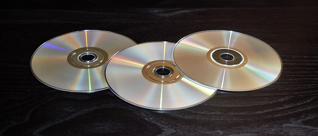 外付けbdドライブのおすすめ 選び方 とdvdの違いも解説 ビギナーズ