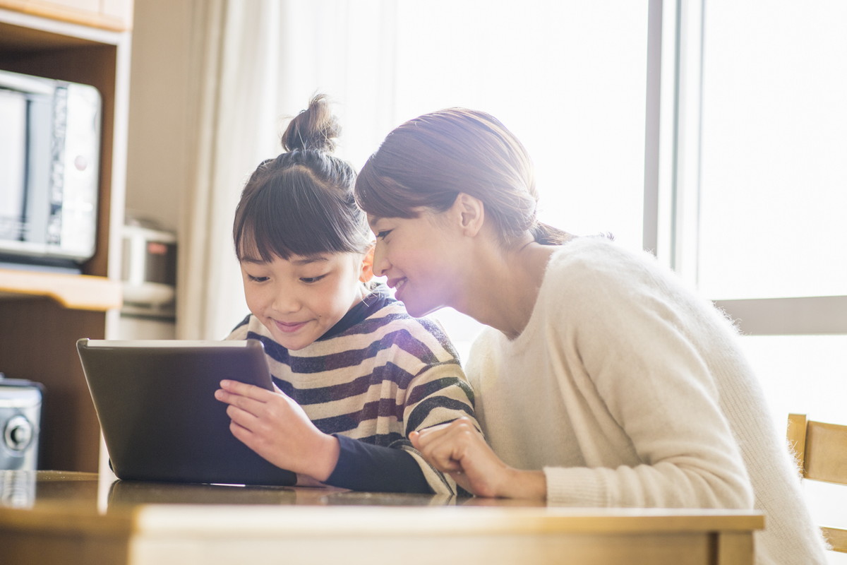 子供のうちにプログラミングを教える方法と最新学習ツールまとめ