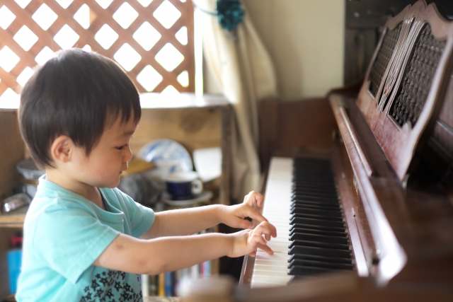 子供のピアノの習い事｜いつから？始め方・おすすめの時期は？