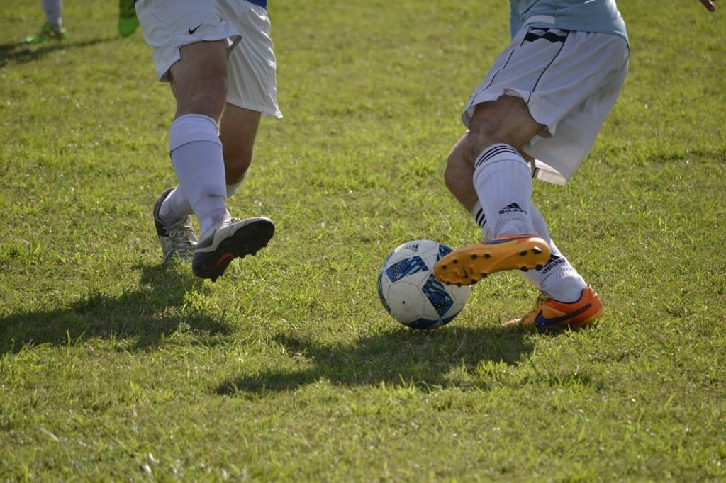 サッカーのフェイントの種類は フェイント練習のコツを解説 ビギナーズ