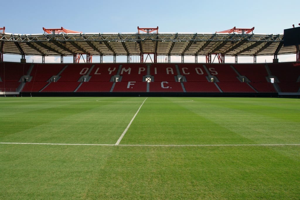 サッカー観戦におすすめの服装は 季節別の対策も解説 ビギナーズ サッカー観戦におすすめの服装は 季節別の対策も解説 ビギナーズ