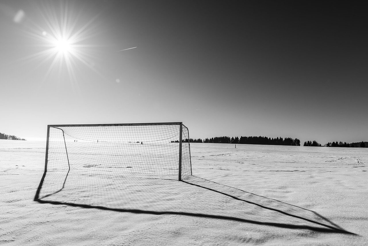 サッカーで必要なものとは 初心者が用意するべきアイテムを解説 ビギナーズ