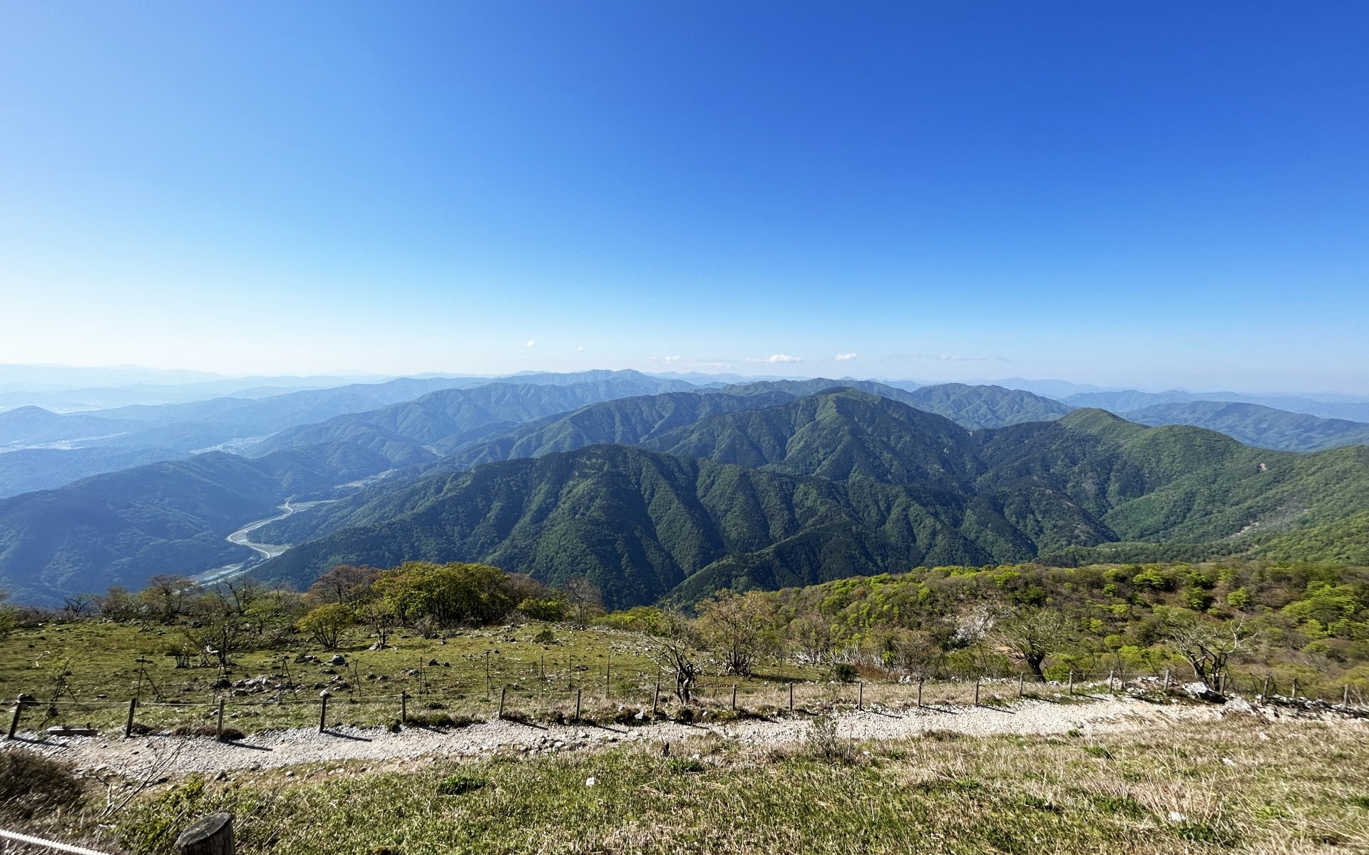 伊吹山