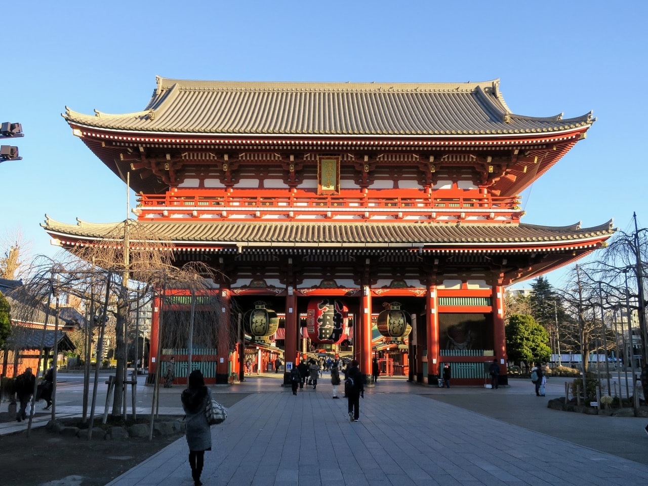 【浅草寺】活気あふれる仲見世通りをブラリ食べ歩き